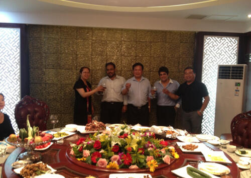 Dinner hosted for CEO by Chinese counterparts (2013)